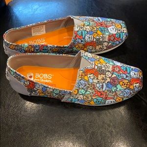 Bob’s Sketchers Dogs Flats Sz 6 women EUC!